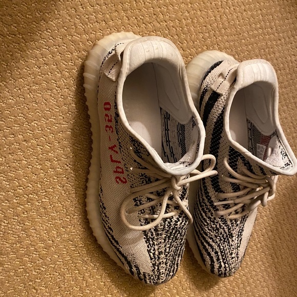 Yeezy Boost 350 v2 US men's size 8 | Kixify Marketplace